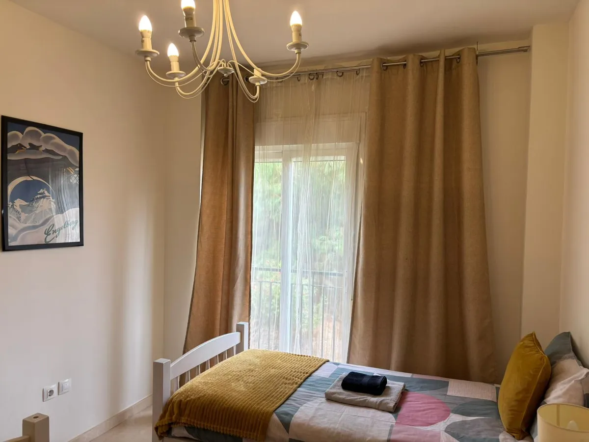 6a8908bb-f277-43f1-a2d9-e4359b5ec578