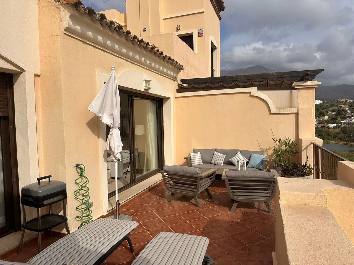 d6bd5f5e-e313-4d70-9429-8ccfb998a17b