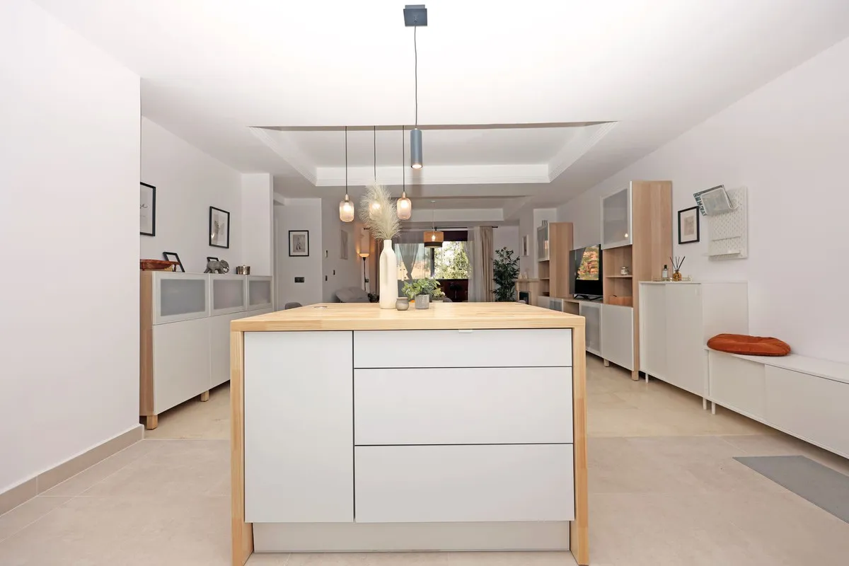 226e9567-8b1f-48ee-b37f-b5c46b93d065