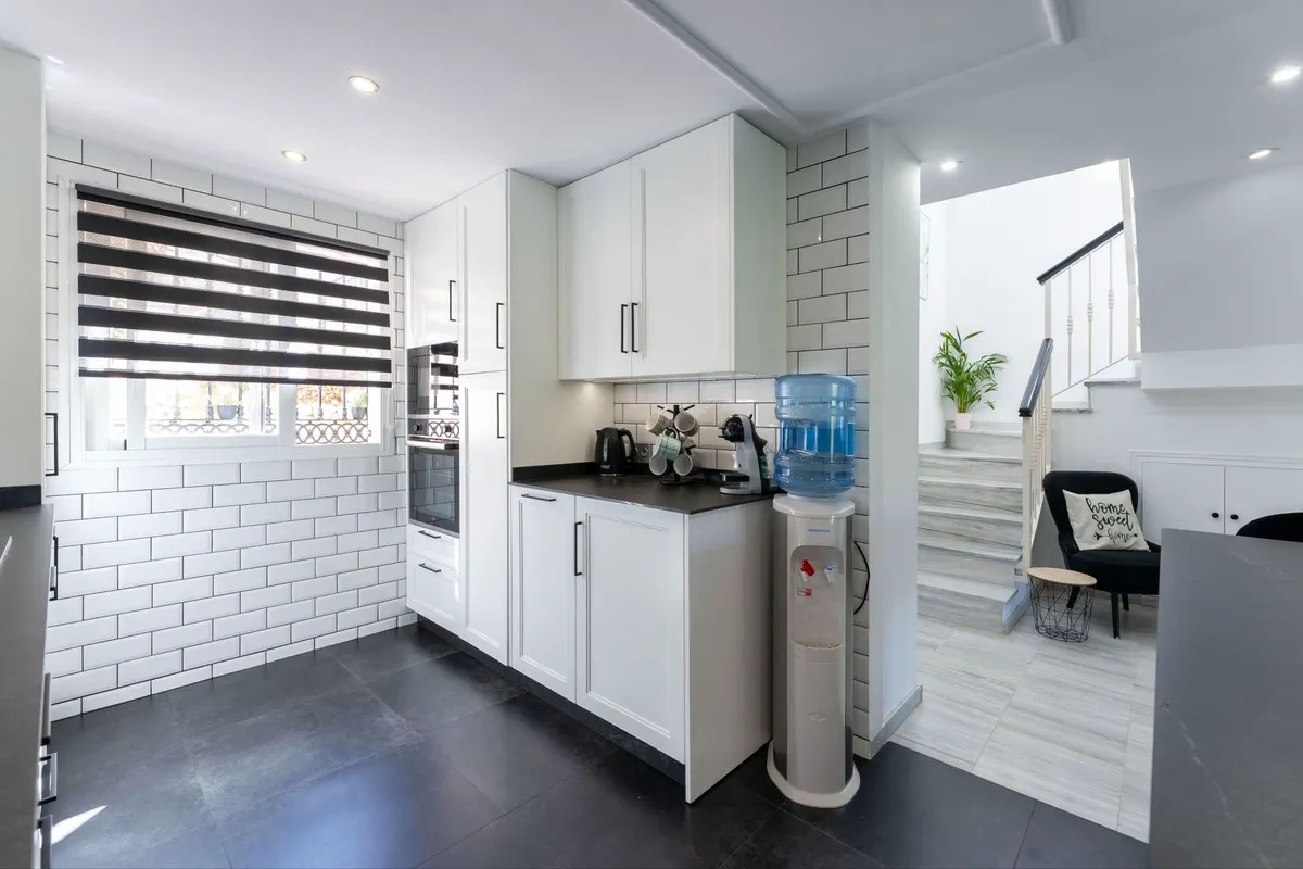 20b7f877-85d9-471d-8776-3b3c470322bd