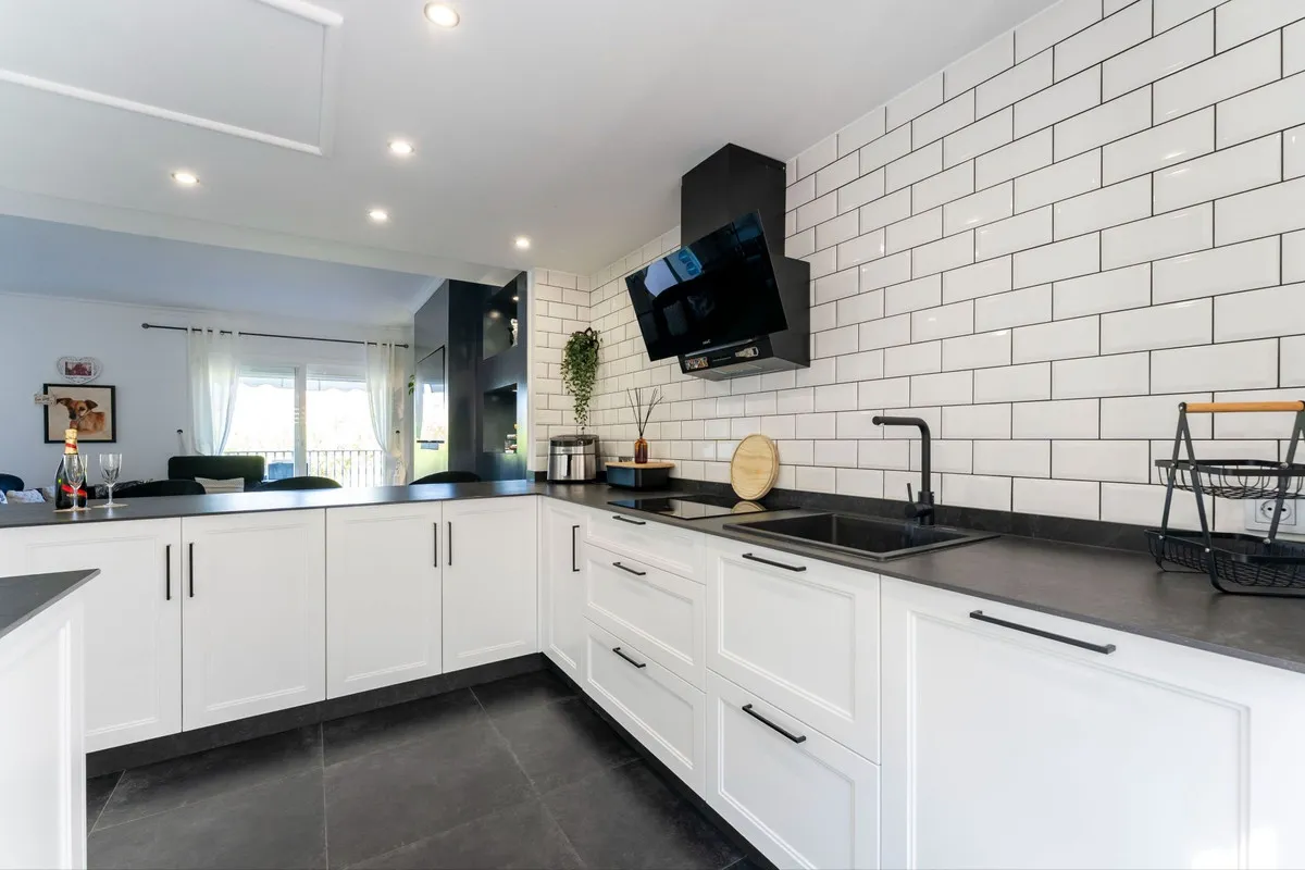 4aac74dc-a1bf-4eef-9072-d52cf428689a