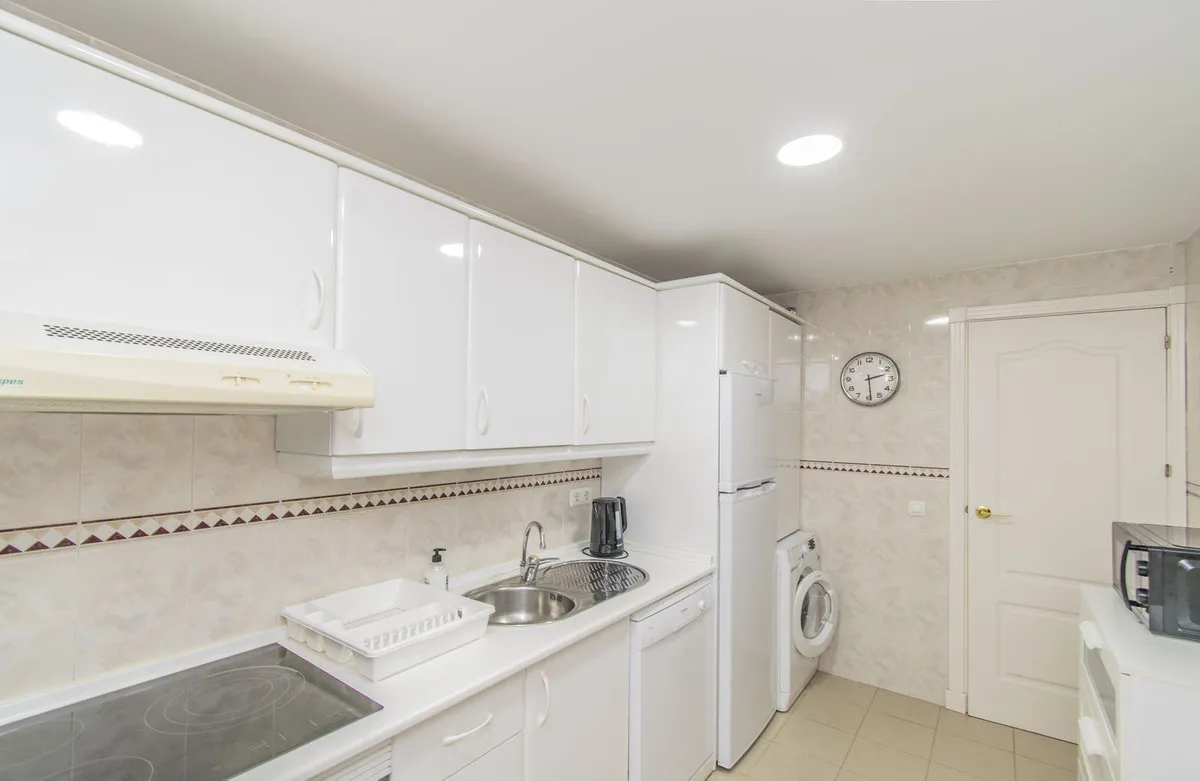 d79a7d72-3f34-4bf1-b3a9-594405504f64