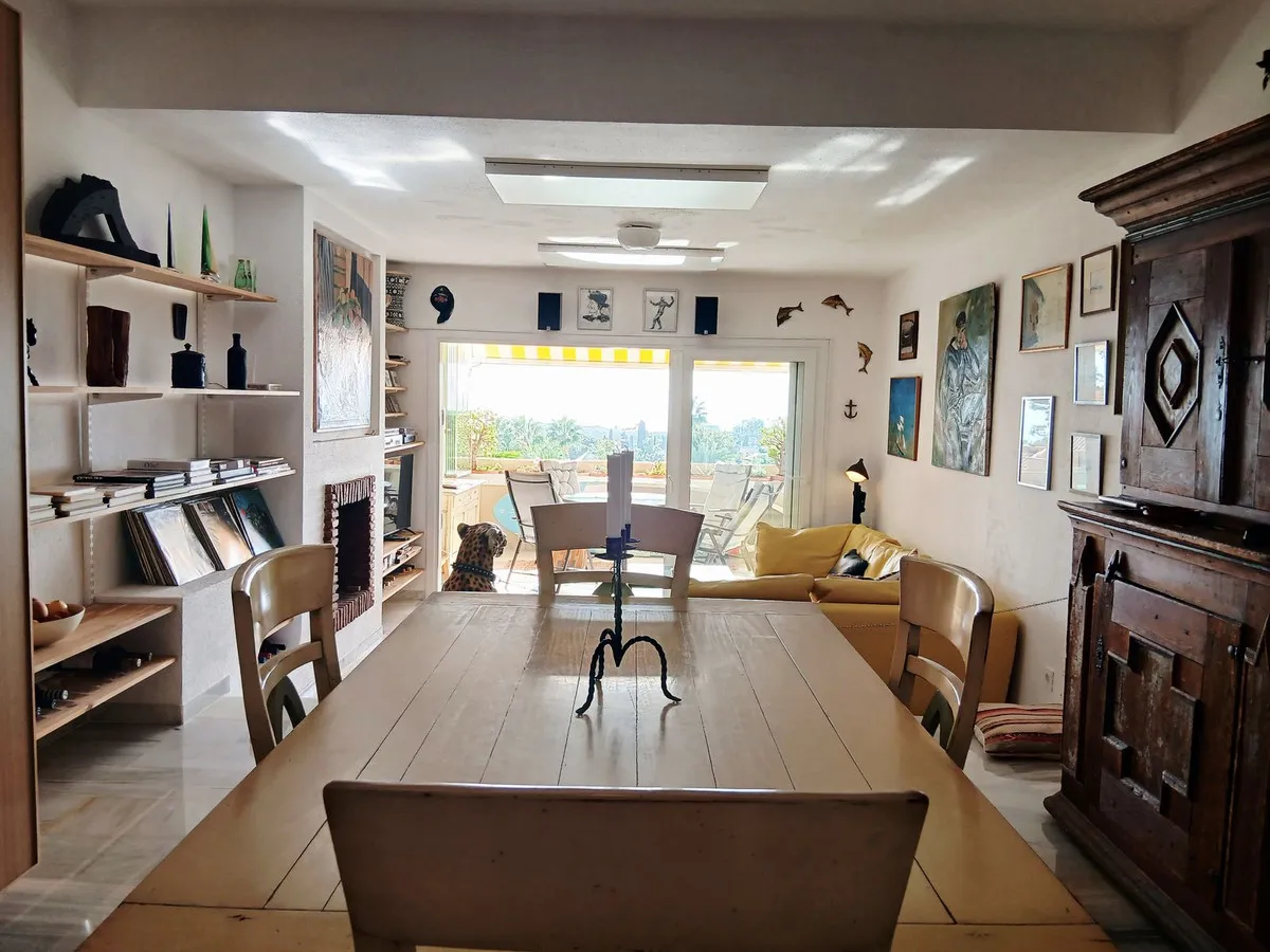 33ca96d6-4876-48a4-8930-41835496e7b4