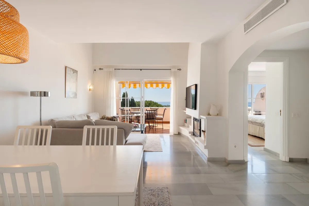 b943d964-c296-4489-95c1-9ea07d983646