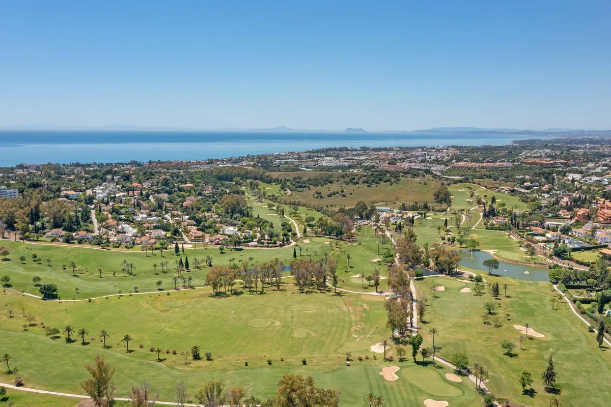 c051f9b6-9d73-4034-b74c-c2254bd15c2c