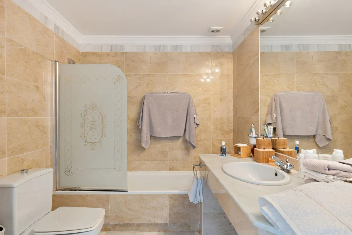 c2e7fb07-e241-4052-8789-7b6502e61271