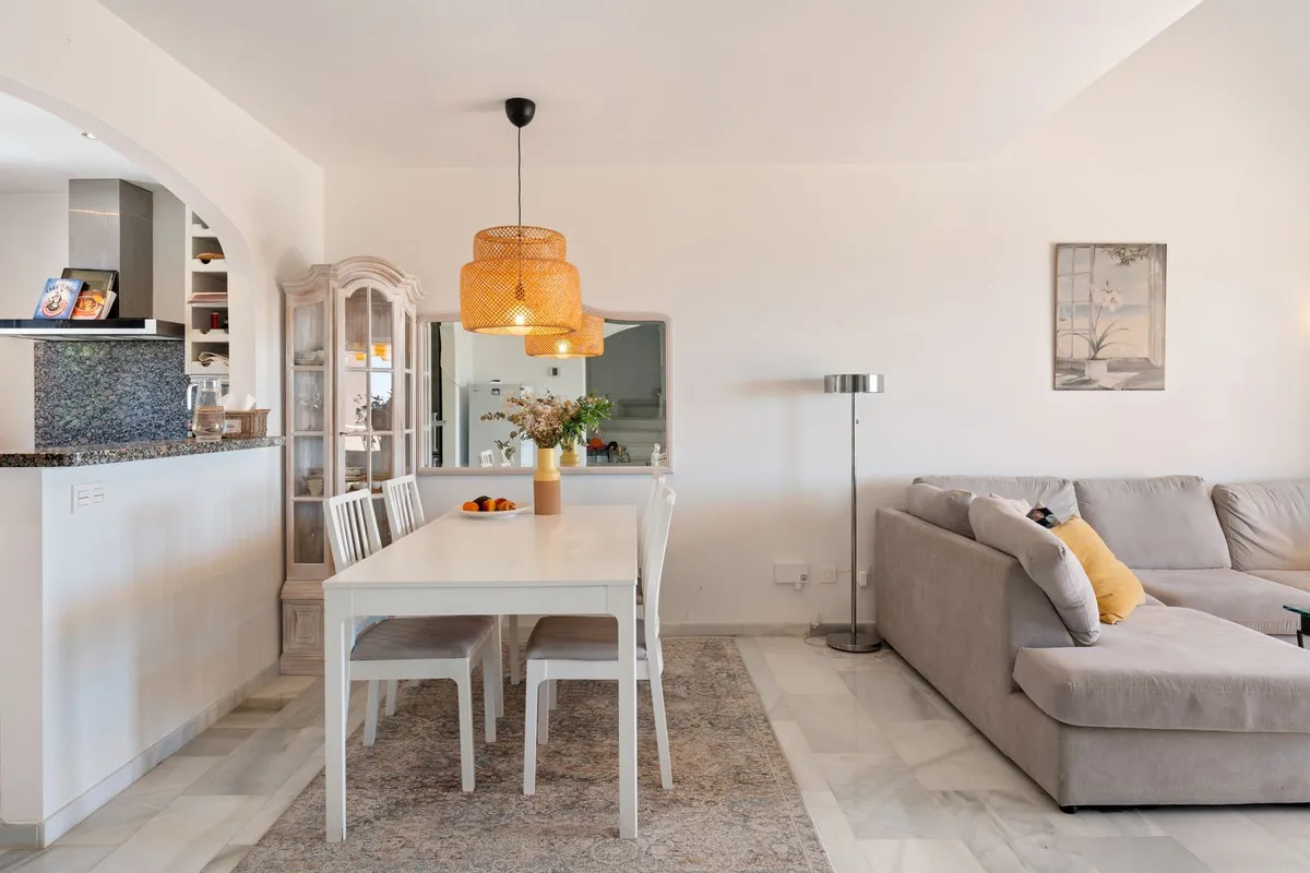 c7782a4c-7379-4baa-8e11-8ad5848da5b0