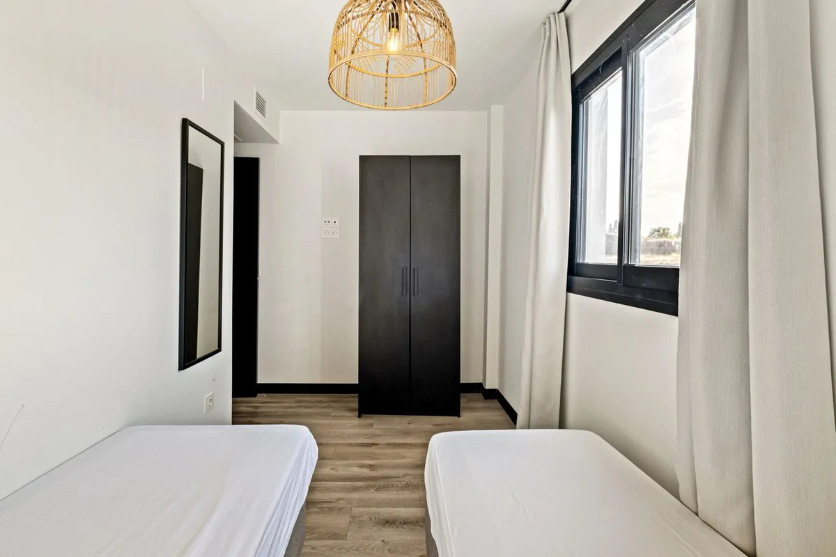 1484383f-89be-4cfc-8e52-f8b08e2d30f9