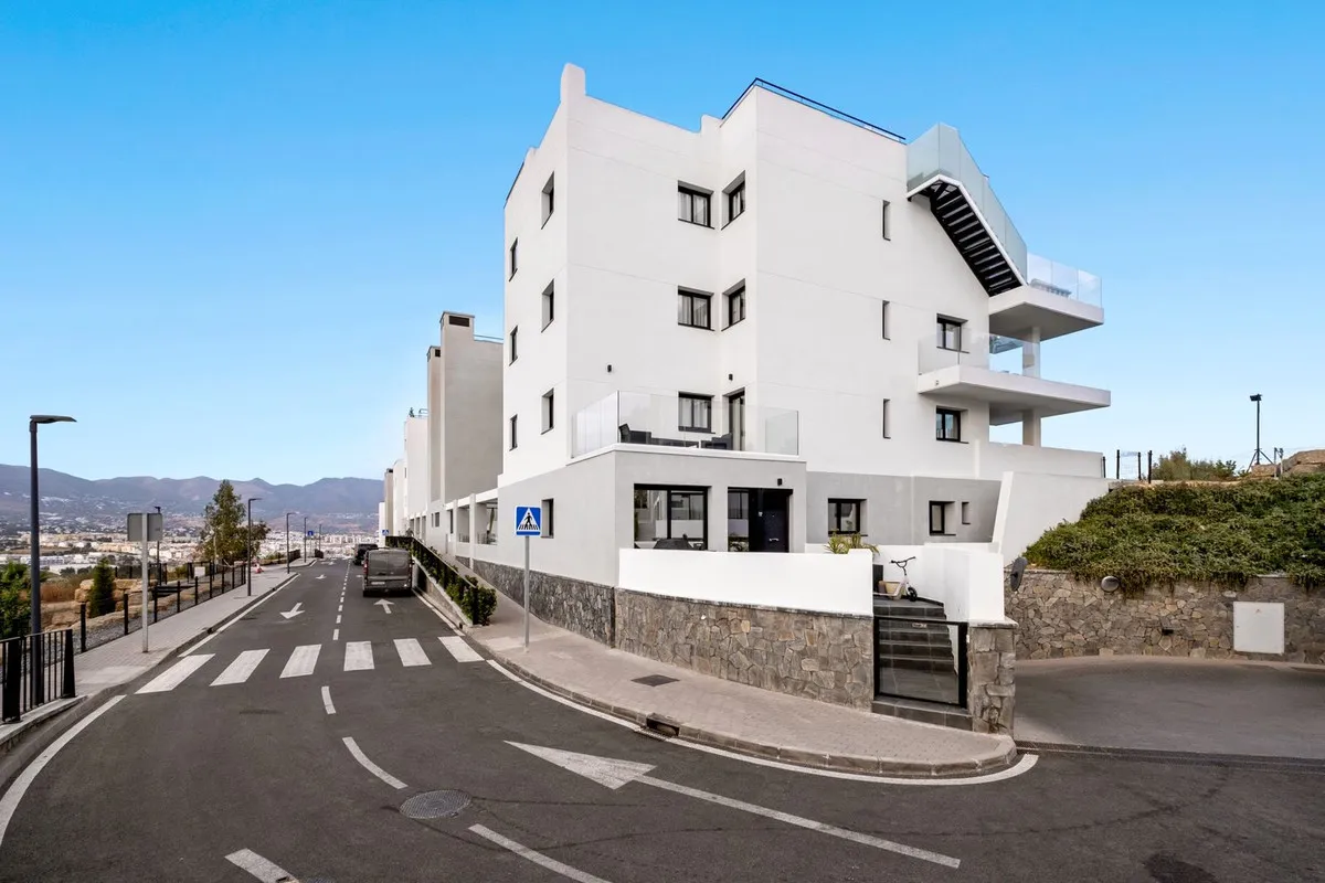 77b4c0c2-e765-4f64-a2b8-6f1f69a73992