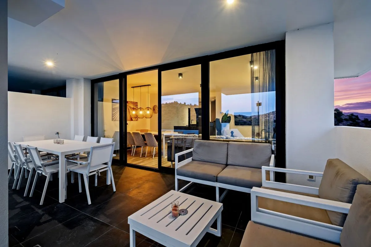 8b9955af-42cb-4c81-bcb7-d6651457fe12