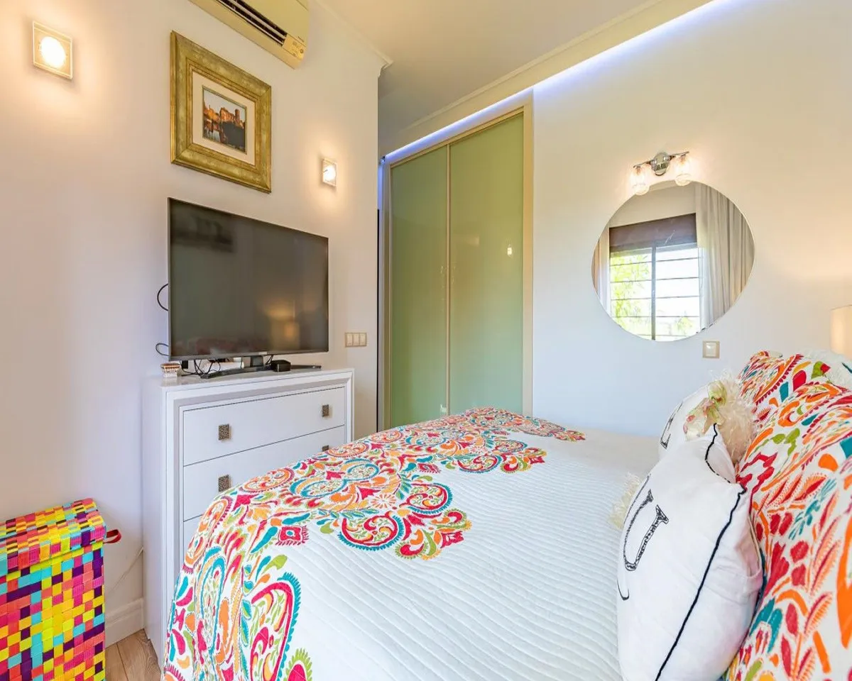 4301e70b-b518-4b7d-96e8-6553cc3ac159