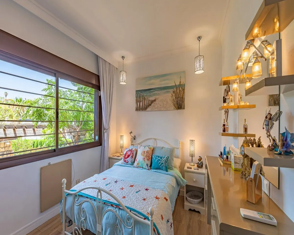 ea9aa6ed-da14-4bbc-a6a4-ddf11c2add1d