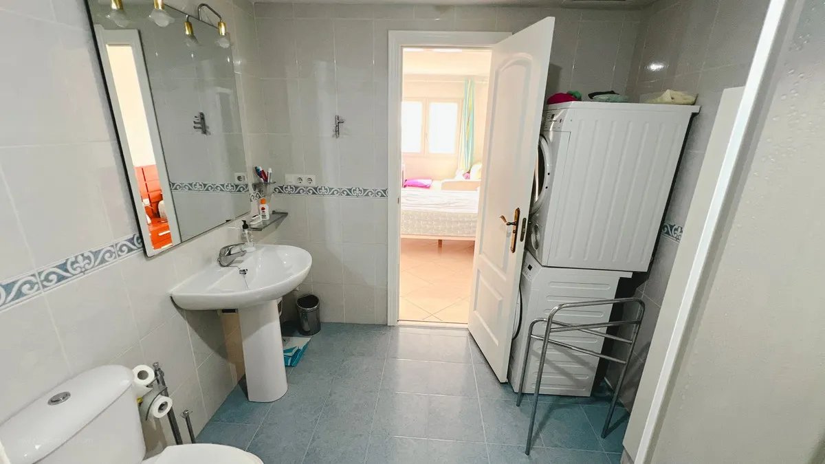 fb70e519-a314-433b-820e-29c6a486c9fd