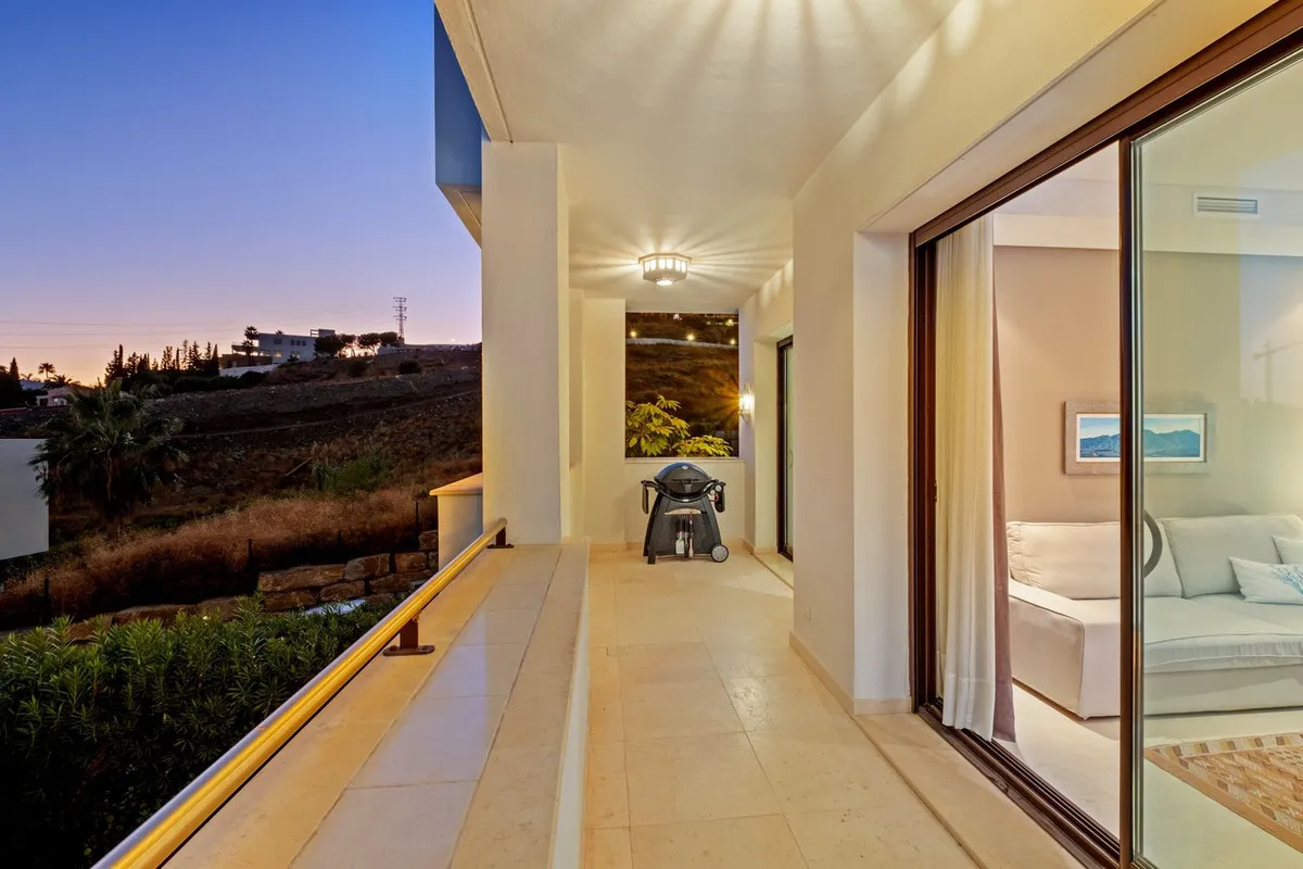 cc6c7333-33b8-4b6a-b084-056f802e9bd8