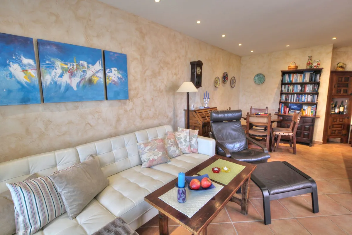 c1586d0b-1196-456b-96d2-a0034215c2f5