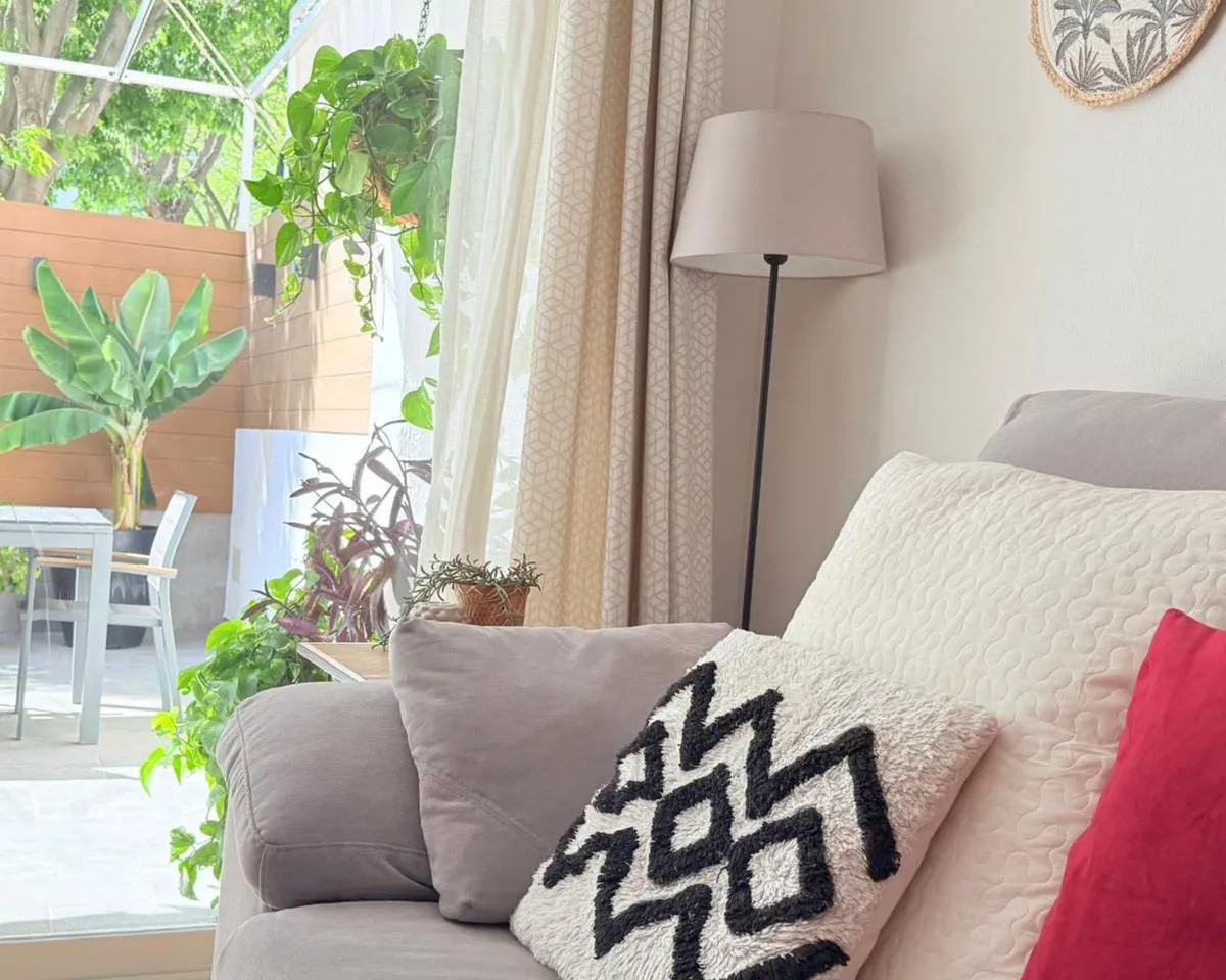 760b94e5-b959-4b68-9264-ae8eadcc8549