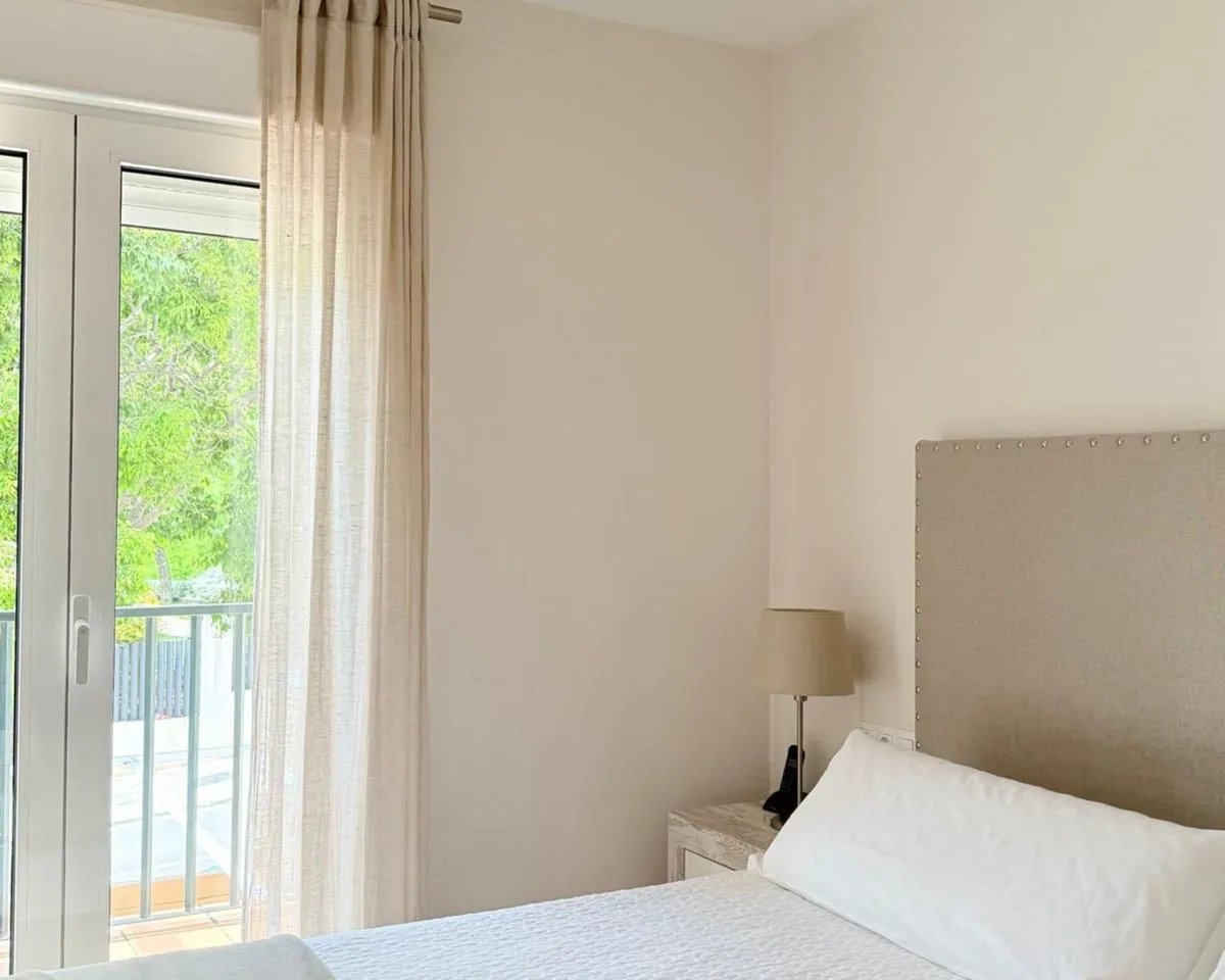 dc50b3e7-7c78-4c6a-9934-d79534ba129d