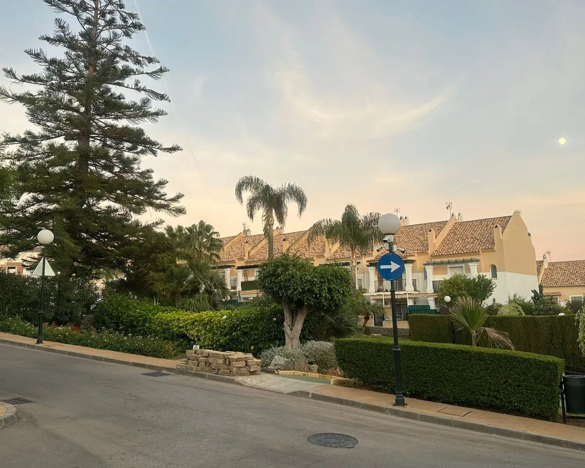 ff4d729b-5ed9-4a94-bd71-23c98d3e7e80