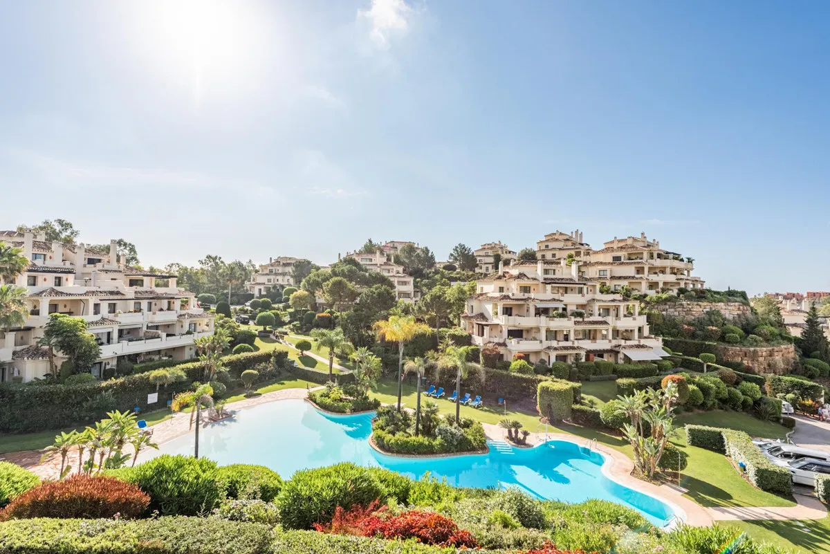 0c51f3f5-6a6e-4d38-9f8d-43c385eb5abd