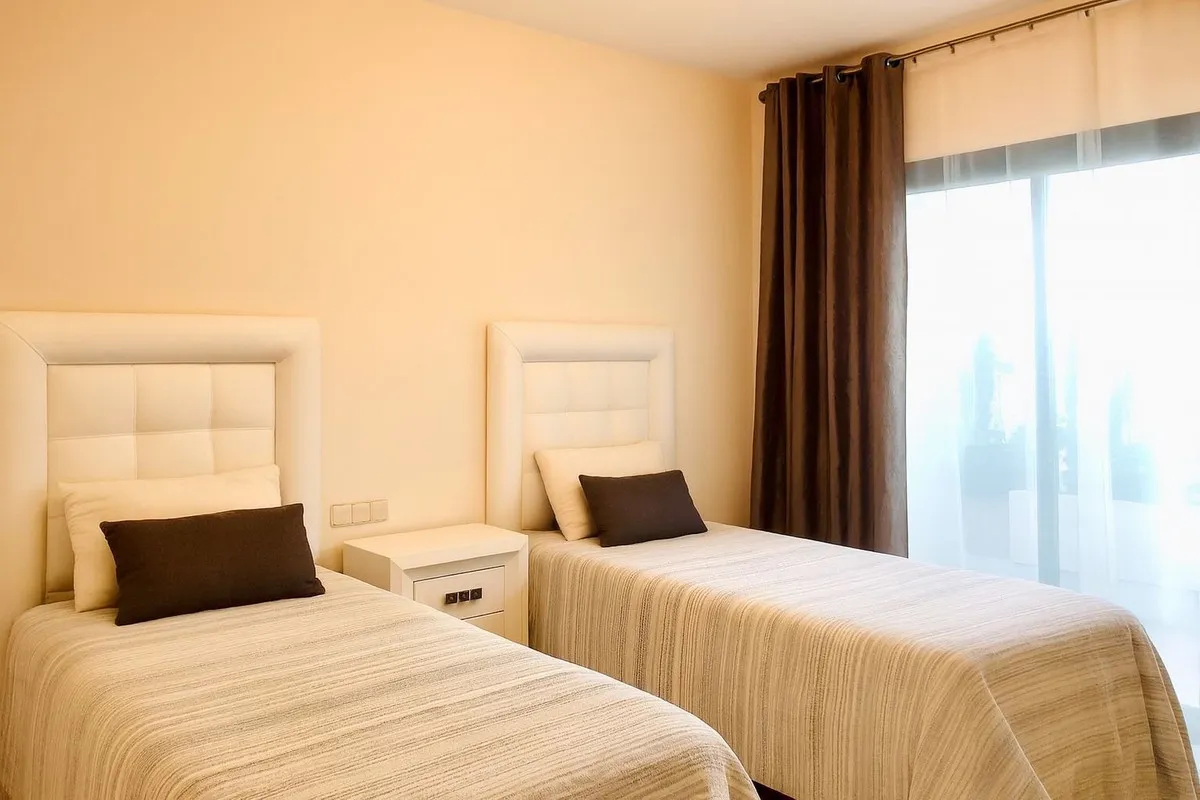 8d5a722a-d5a7-4746-a9c1-bd141415173e