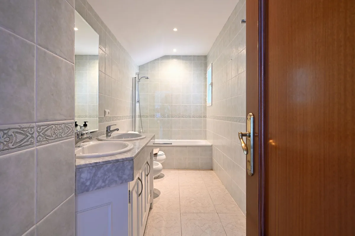 308585b5-f392-409b-849d-ea528ce371f8