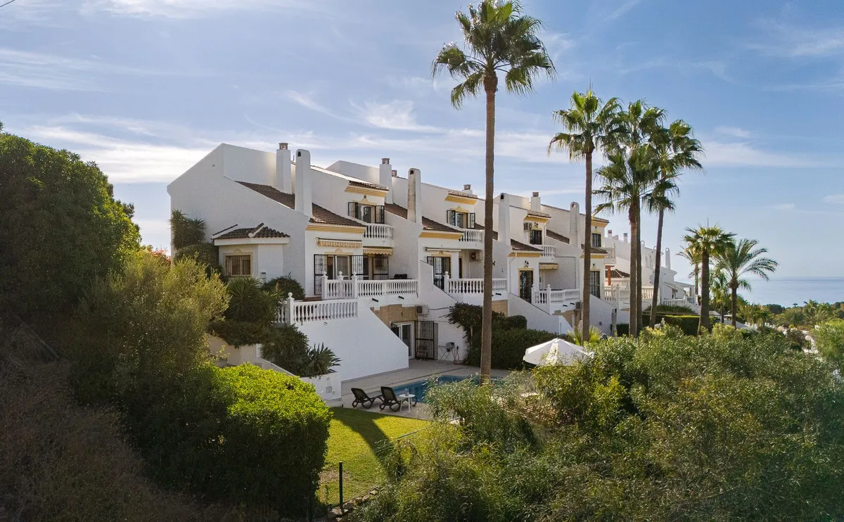 9a8754f9-5966-442e-81a8-5886228621c5