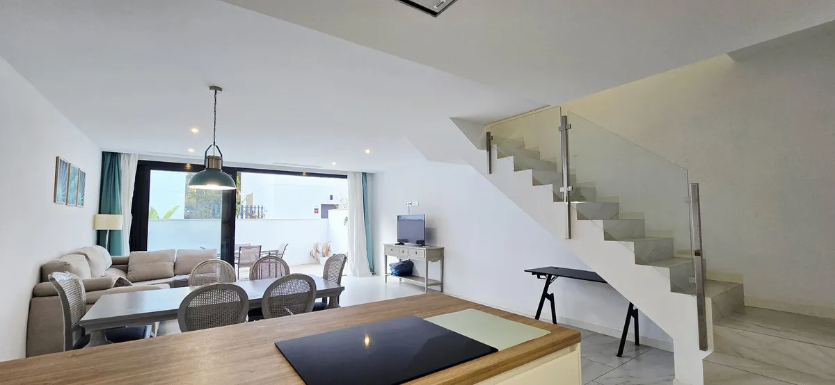 61b7eefe-9333-4732-872c-71dfe874a36c