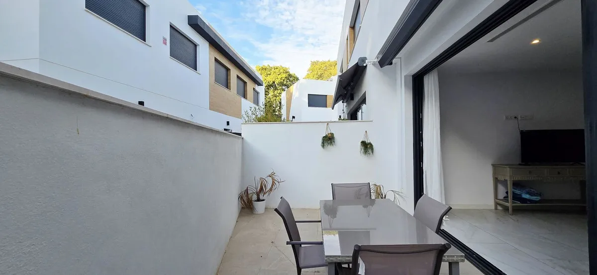 b8863e15-7376-4fca-8508-8a1e82dcf5fe