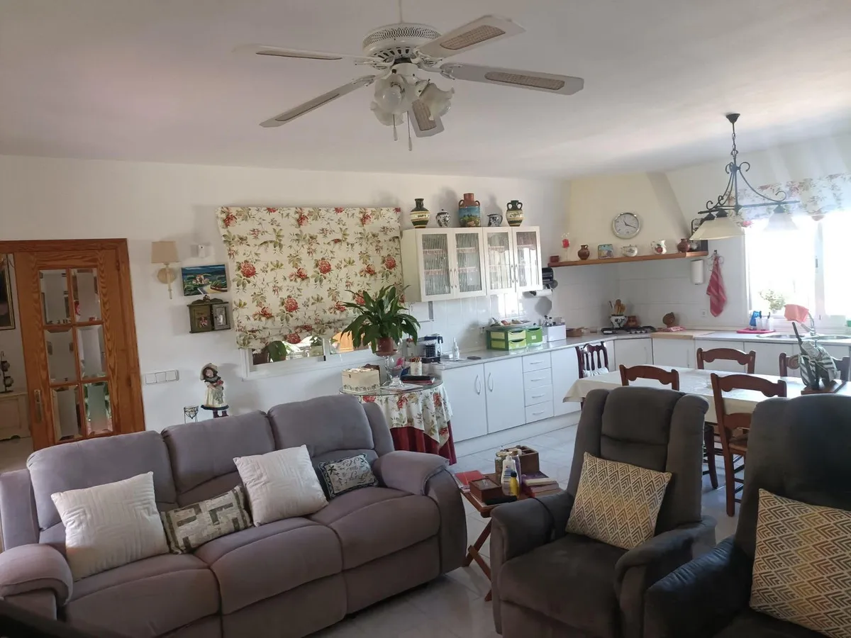 3cc36b9e-4852-41a8-8cfb-0fe72c3c7f84