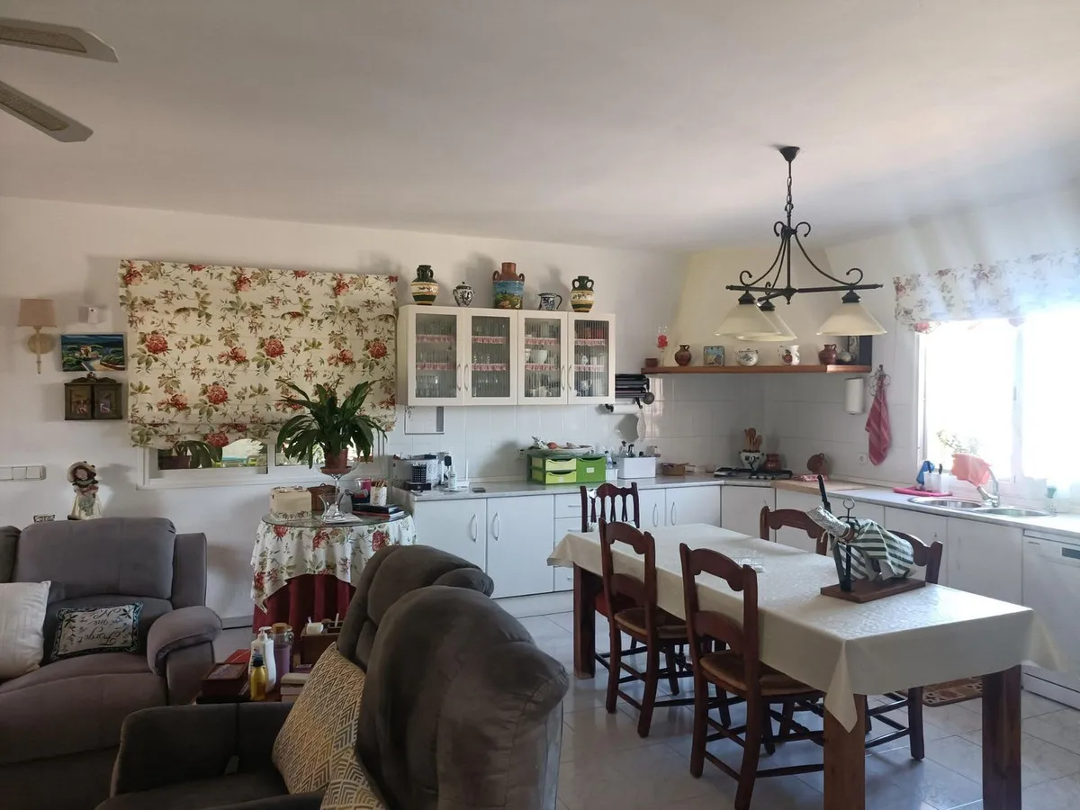 d1a70b65-5c34-4859-8757-3ee3d148cc63