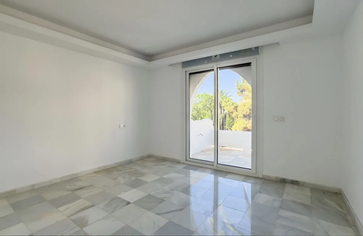 ae41cf43-877a-4279-86d9-3470343bf250