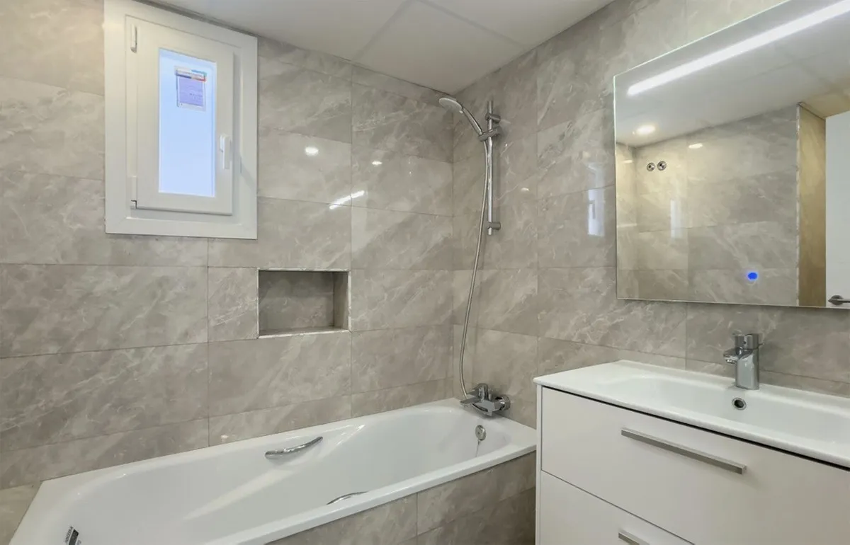 ee1c68d0-820d-42c3-864e-1b17d3db6ae4