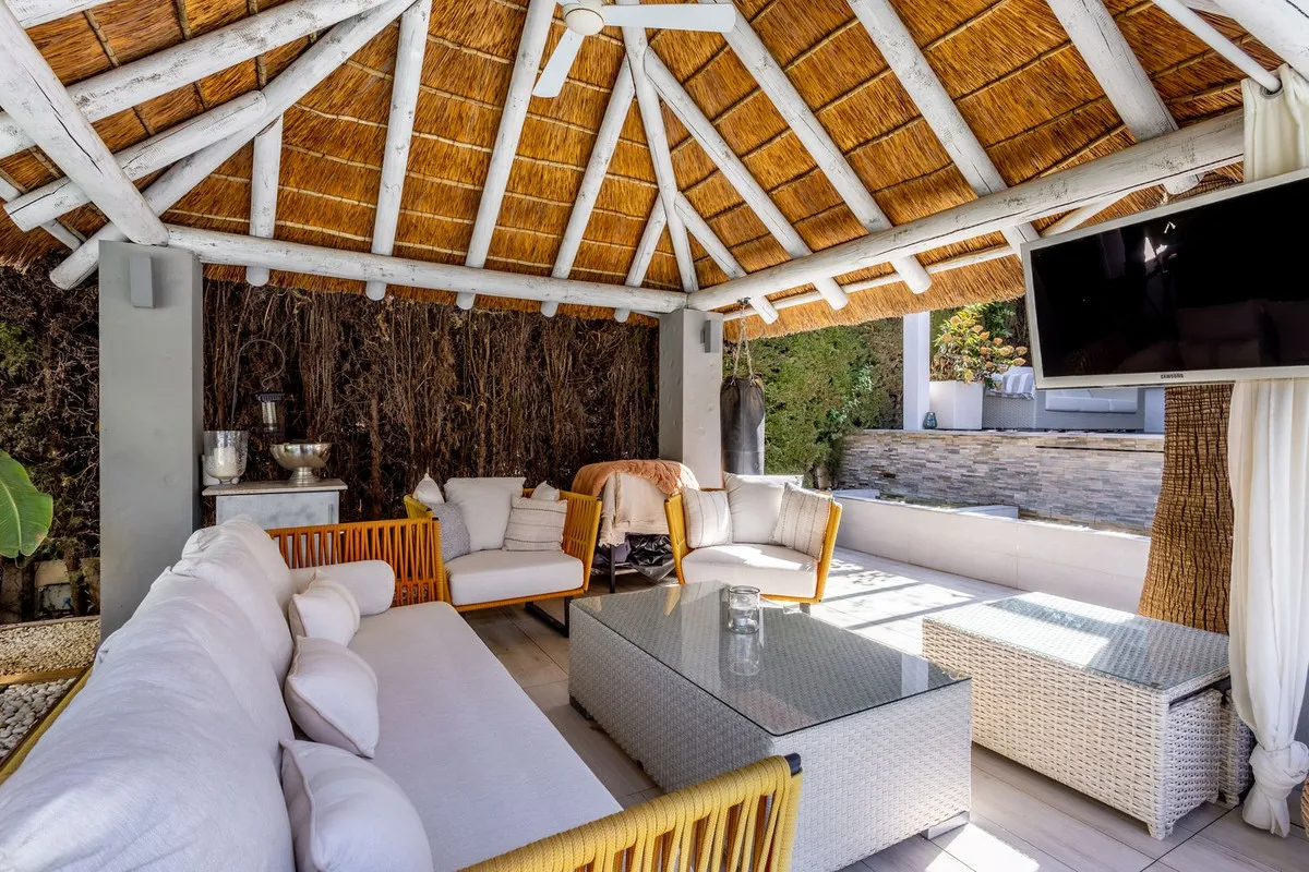 4b8538b3-a0c1-4fb5-a35f-5d181a5d31e4