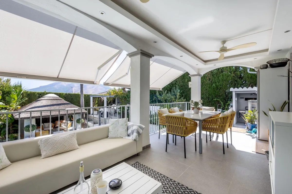 8b12e45b-6489-477c-a5d5-ab032923602d