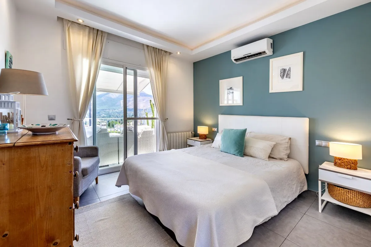 c7c5dbae-39e9-4268-84b8-aba87e2ab651