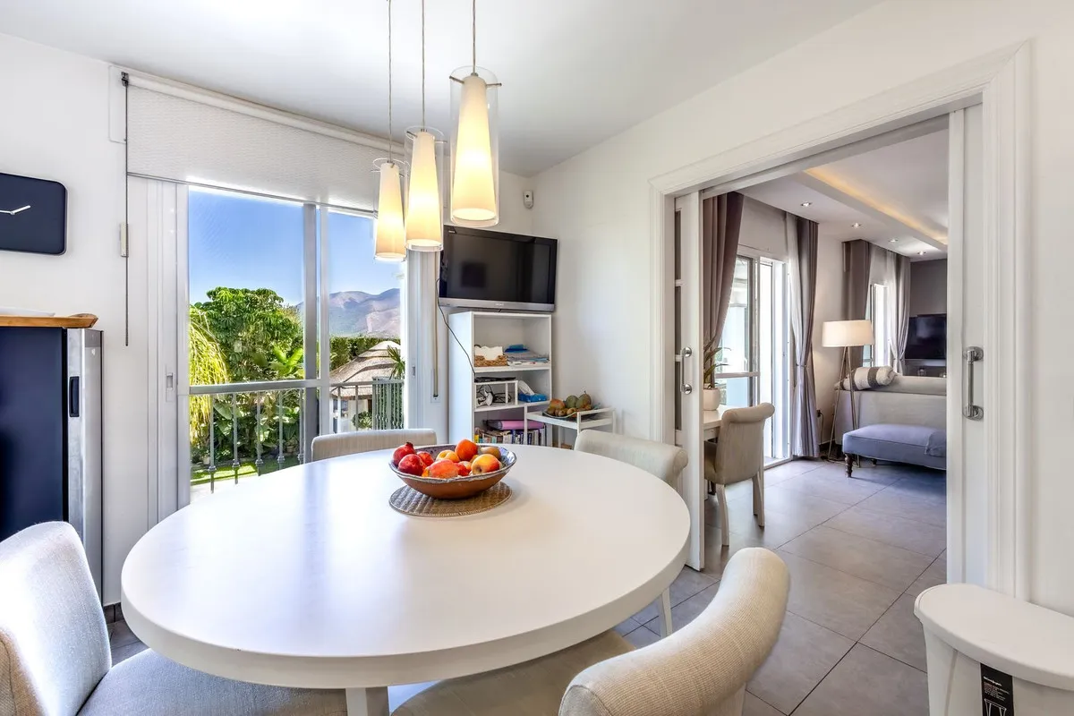 fc322a30-1c2d-4579-91de-ea5ba15e7cc8