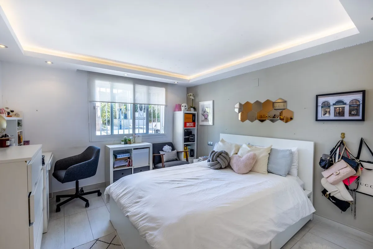 fd3cc6c0-017e-4355-8cf7-8c9f90a13be0