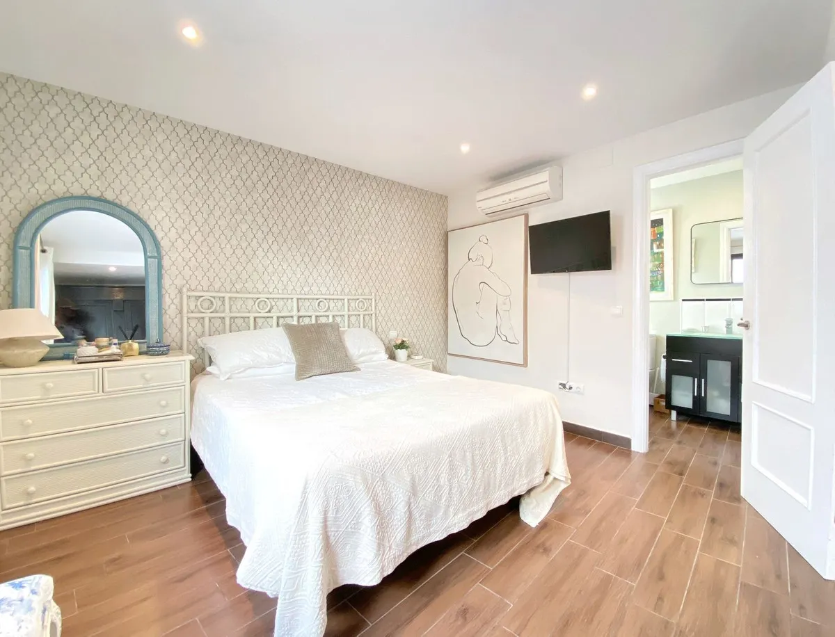 4c984e56-efa2-4b27-807a-72d731e31b86