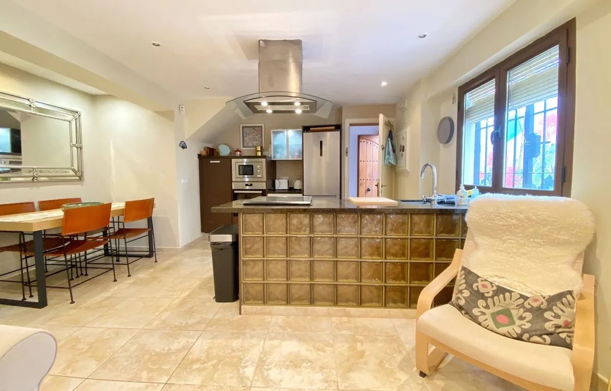 52409d0b-c7df-4ed4-8774-7b9a605b2b62