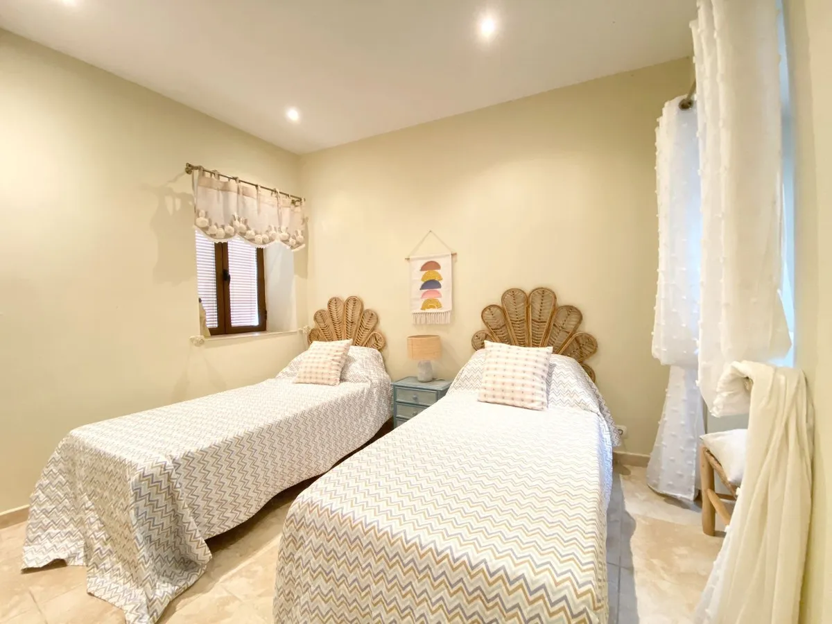 73326225-fa8c-4403-9fa9-000f34fdb5c2