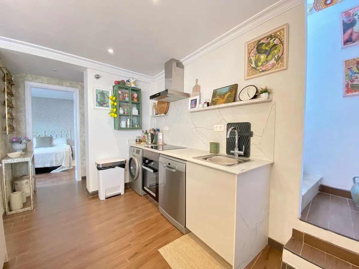 a79e1fa9-860e-43a5-a678-1d744f46b17d