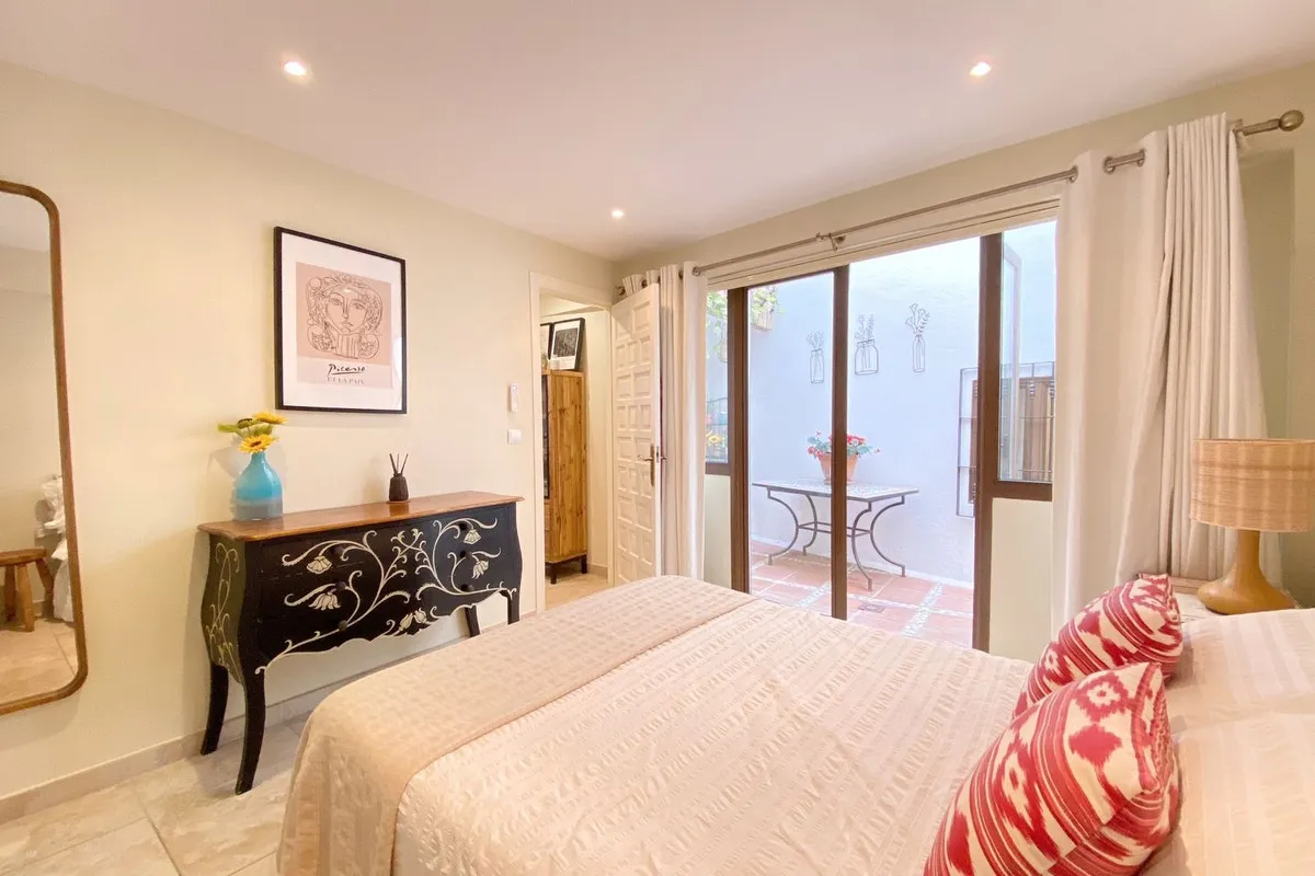 c3d74b0b-784b-467a-bde1-d8c59b9bb45a