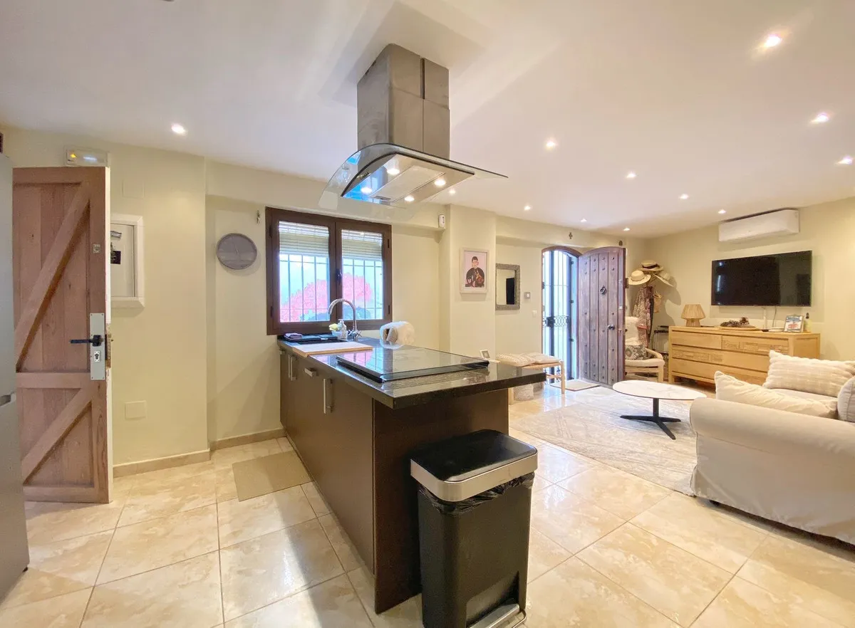 d118a43a-2d3a-458f-8c72-12d310732012