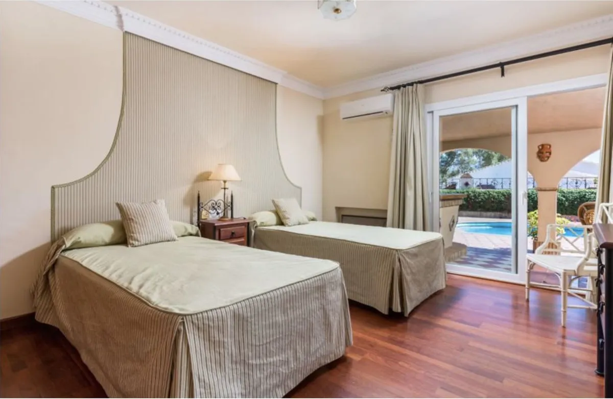 070ee0c4-2c02-43bd-b6c8-222d51126f00