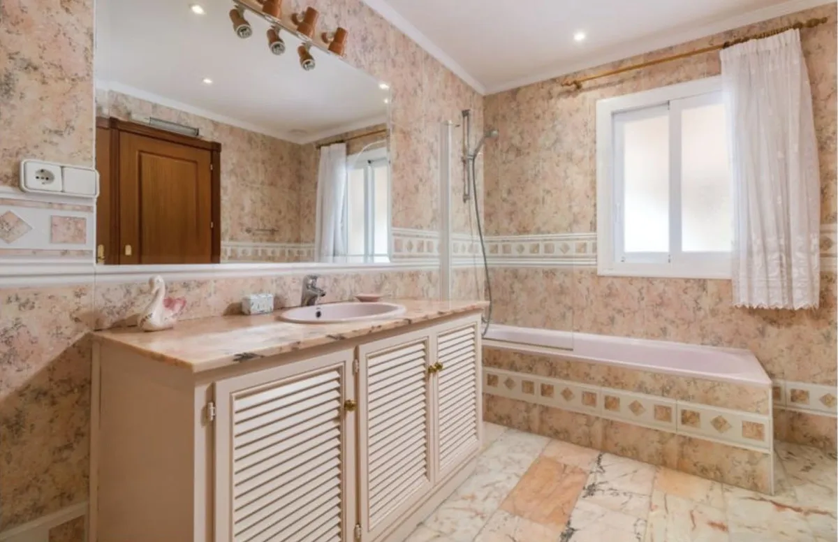 10b5129b-0b3d-48de-80f3-db3e626d1b39