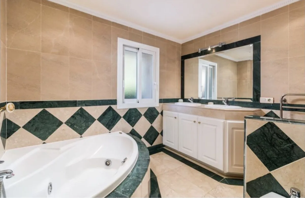 1e166045-73d2-4bd9-8971-a60c2ad8418d