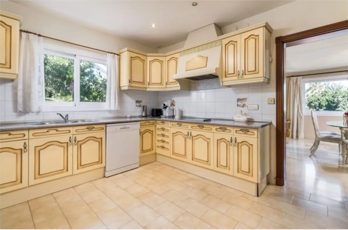 49a5f115-5cce-4288-83c2-e3aeb0283981