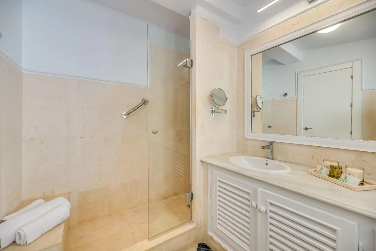 1a83ad33-9554-40b7-a529-697764c00e5d