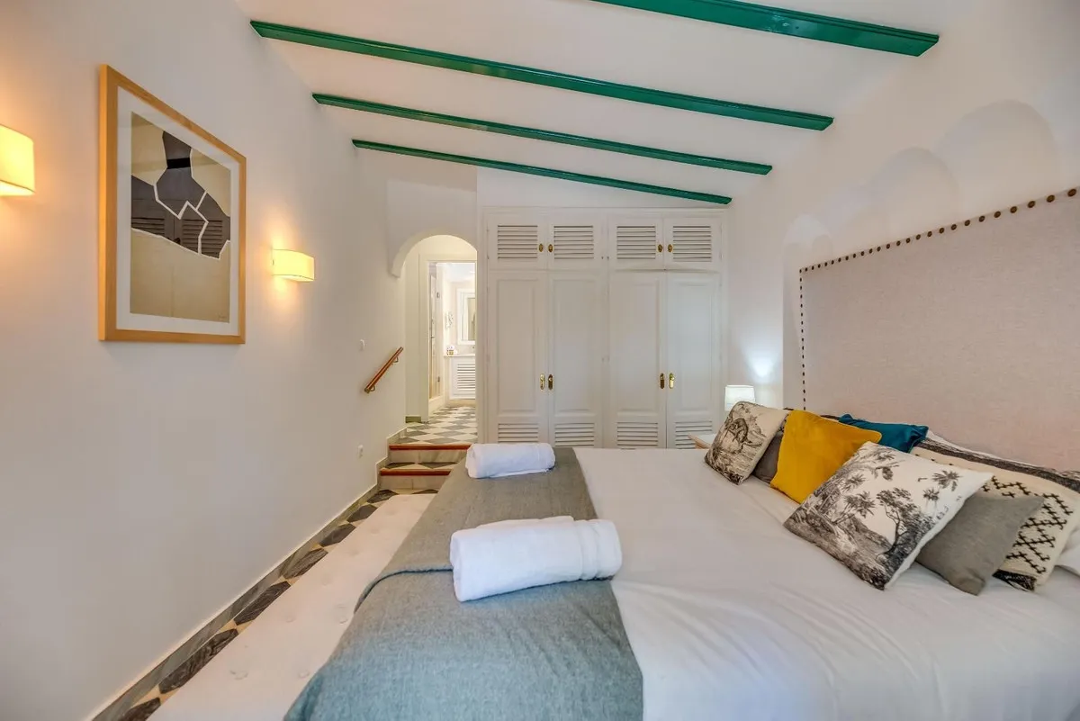 5965f66d-14ac-4e01-95a1-06b5efee7f27