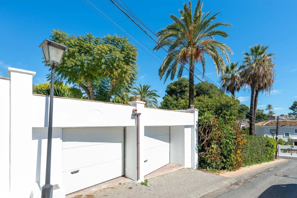 8d5c1c70-4ff9-41e6-90a8-bc3f57b7f984